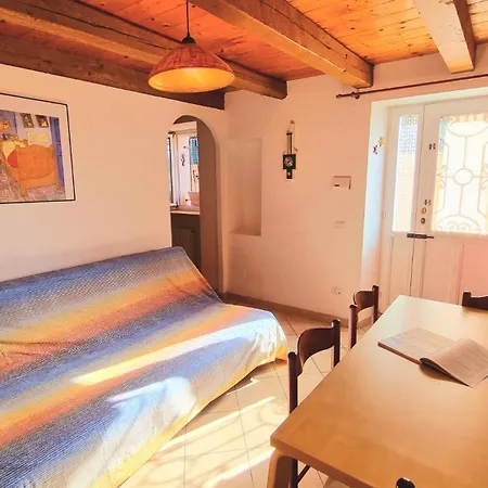 Trilo Torre - Caratteristico Trilo Nel Centro Storico 누마나