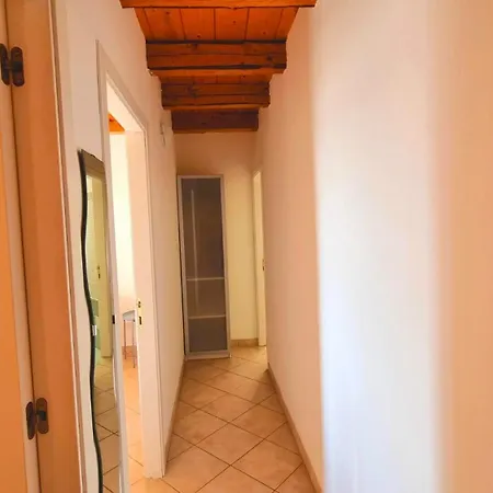 Trilo Torre - Caratteristico Trilo Nel Centro Storico 누마나